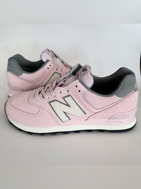 New Balance Women's Sneakers WL574TNP Size 9.5 - Like New